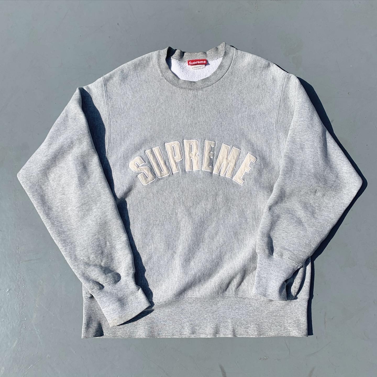 supreme／Ｓ logo sweat
