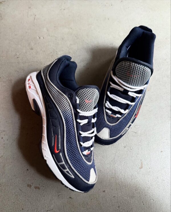 1999 W NIKE AIR FAMISHED
